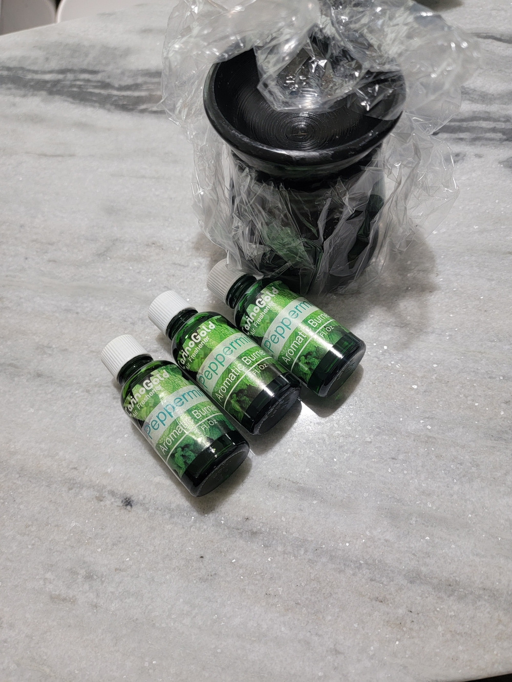 Peppermint Essential Oil Set with Black Ceramic Diffuser